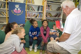 Séance de lecture Lire et faire lire Crédit photo ©Nabil-Boutros 24 juin 2022 - Association Lire et faire lire. École maternelle Gallieni à Deuil-la-Barre – École élémentaire Paul Roth Osny